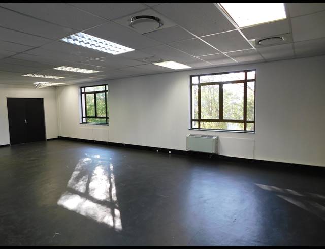 253M² OFFICE TO LET IN HYDE PARK